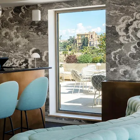 Radisson Collection Hotel, Antica