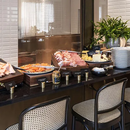 Radisson Collection Hotel, Antica Hotel 5*