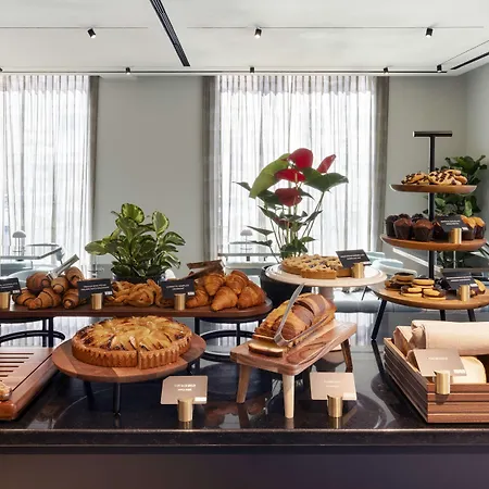 Radisson Collection Hotel, Antica Roma