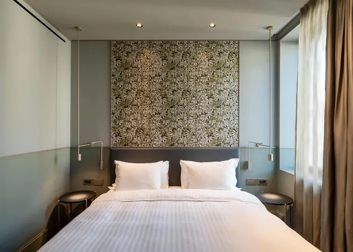 Radisson Collection Hotel, Antica