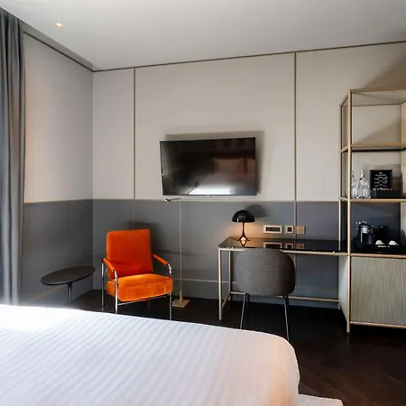 Hotel Radisson Collection Hotel, Antica
