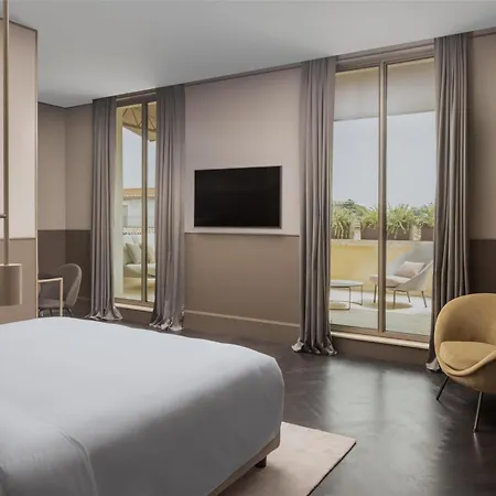 Radisson Collection Hotel, Antica Hotel 5*