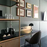 Radisson Collection Hotel, Antica