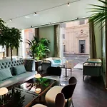 Radisson Collection Hotel, Antica