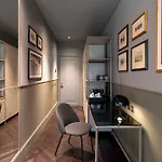 Radisson Collection Hotel, Antica