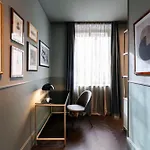 Radisson Collection Hotel, Antica