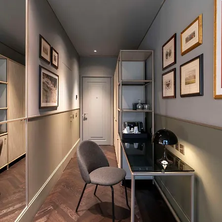 Radisson Collection Hotel, Antica