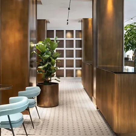 Radisson Collection Hotel, Antica